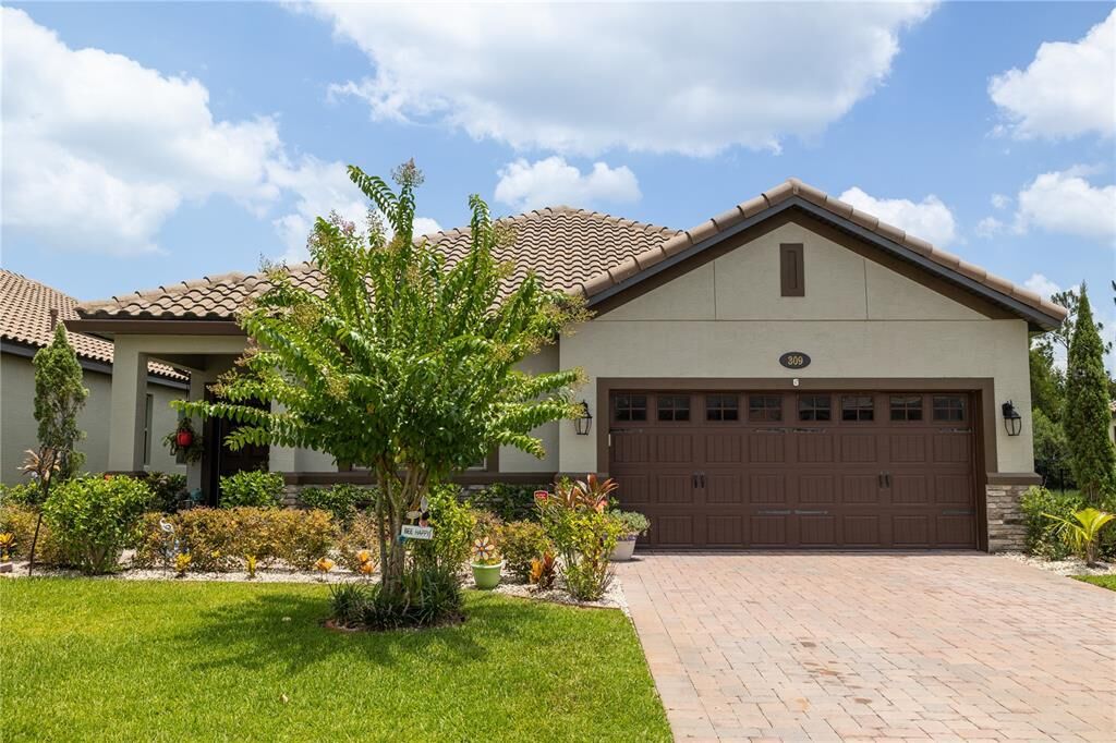 Property Photo: 309 Ancona Avenue FL 32713