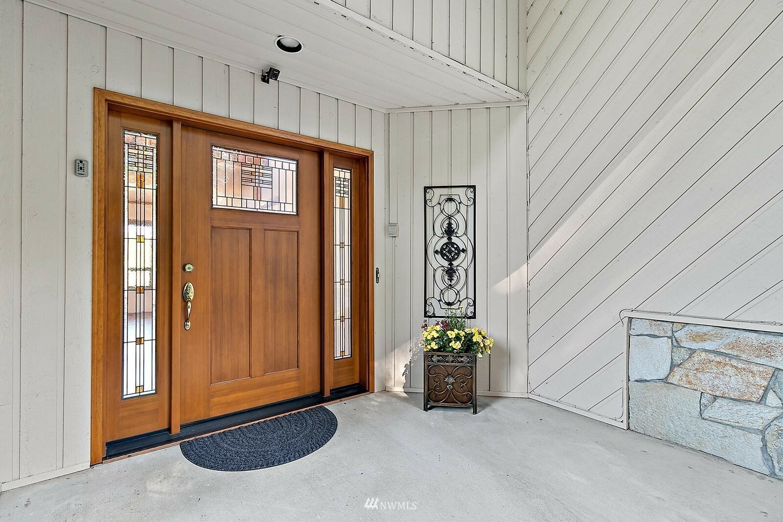 Property Photo: 13707 E Lake Kathleen Drive SE WA 98059