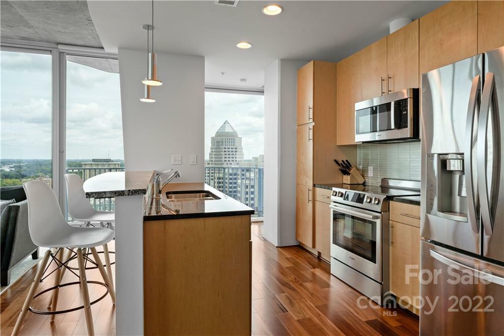 Property Photo:  210 N Church Street 1414  NC 28202 