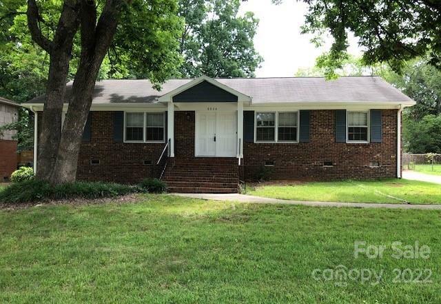 Property Photo:  6624 Slatewood Road  NC 28212 