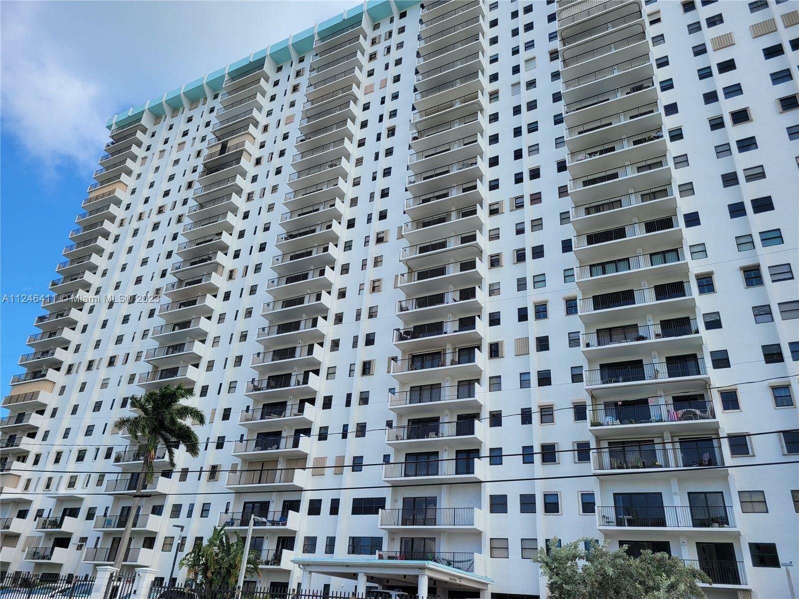 Property Photo:  1201 S Ocean Dr 1910N  FL 33019 