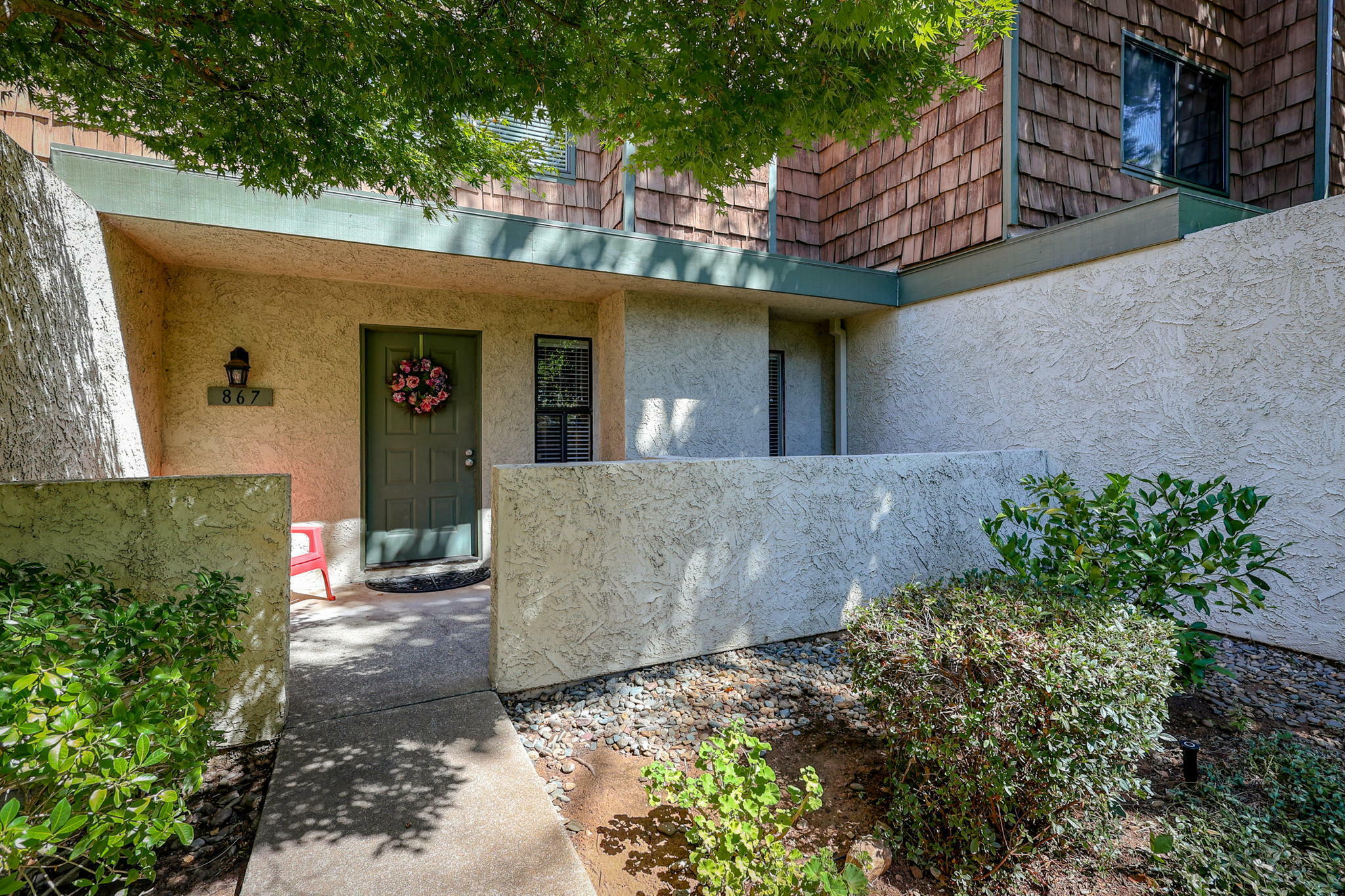 Property Photo:  867 Chamise Way  CA 96002 