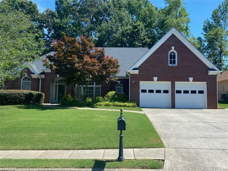 Property Photo: 5051 Tottenham Court GA 30024