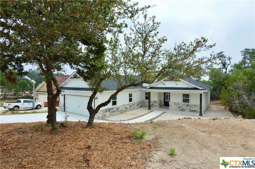 Property Photo: 286 Primrose Path TX 78133
