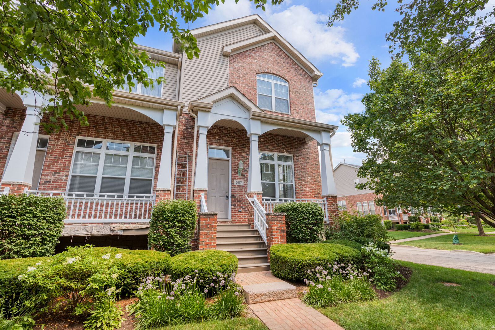 Property Photo:  6117 River Bend Drive  IL 60532 