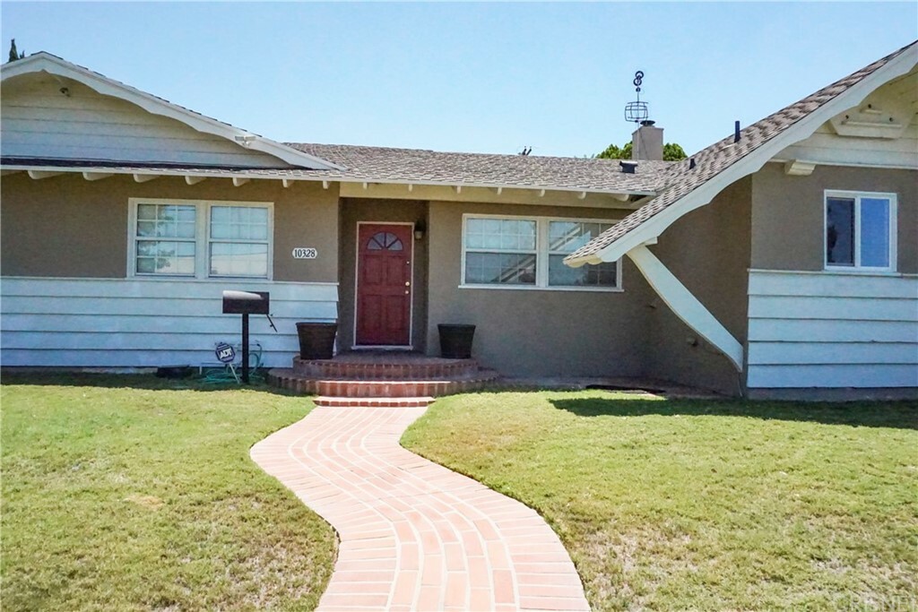 Property Photo: 10328 Louise Avenue CA 91344