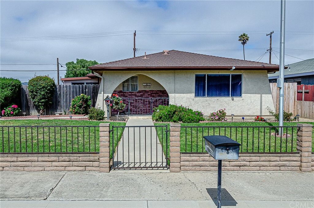 Property Photo: 601 N 7th Street CA 93436