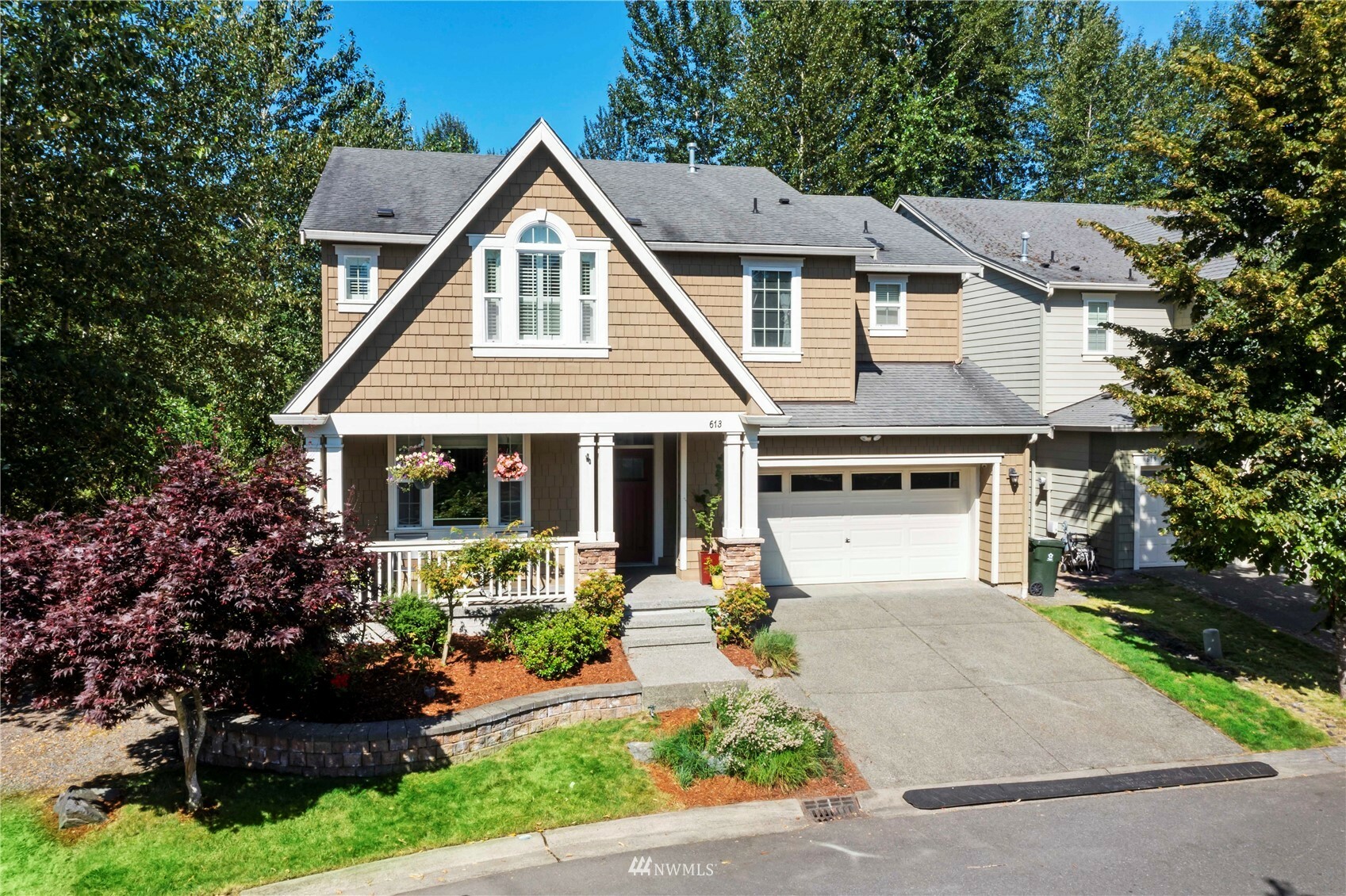 Property Photo:  613 Kitsap Avenue NE  WA 98059 