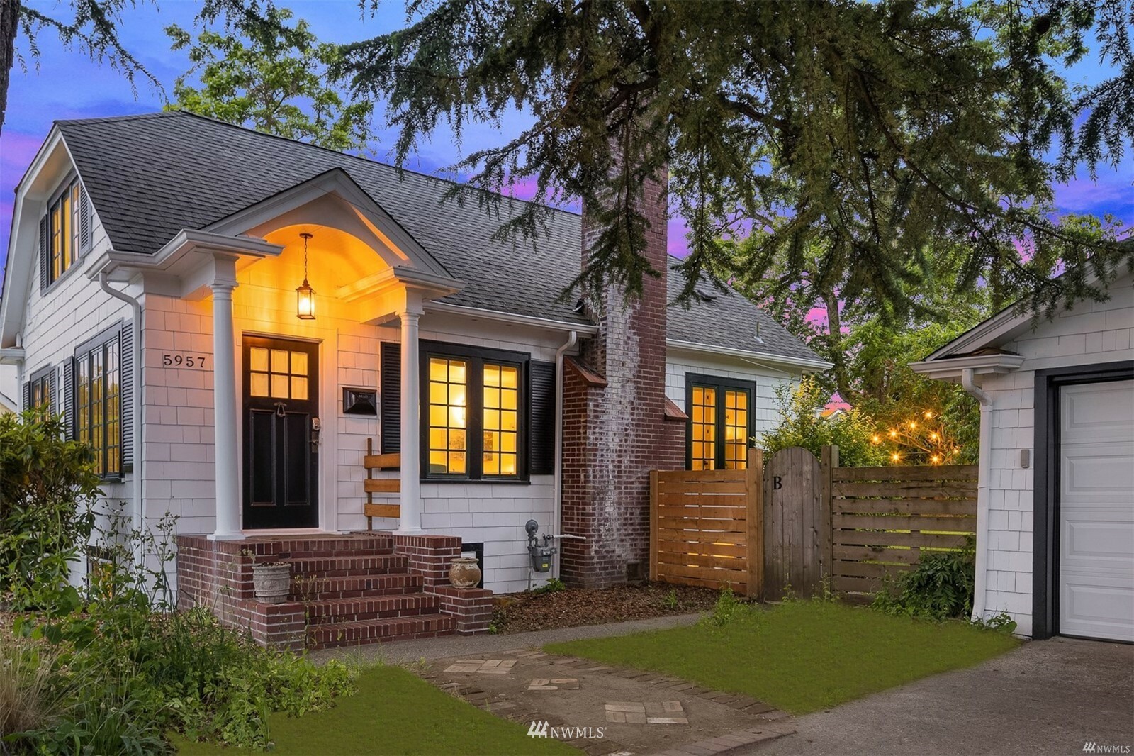 Property Photo: 5957 44th Avenue S WA 98118