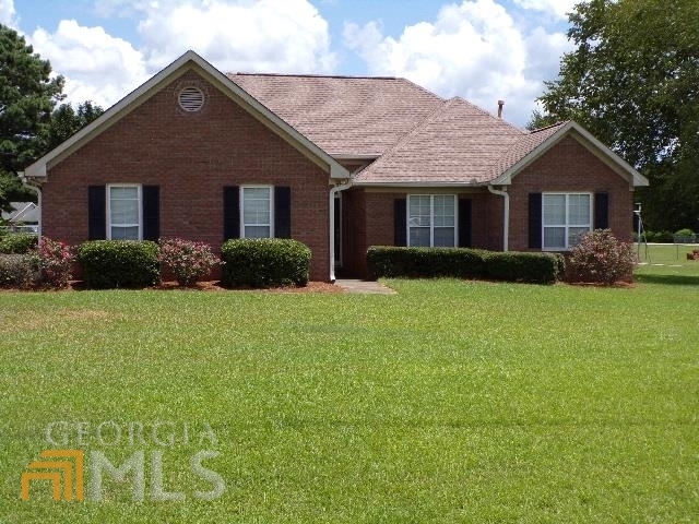 Property Photo: 146 Stonefield Circle GA 31216