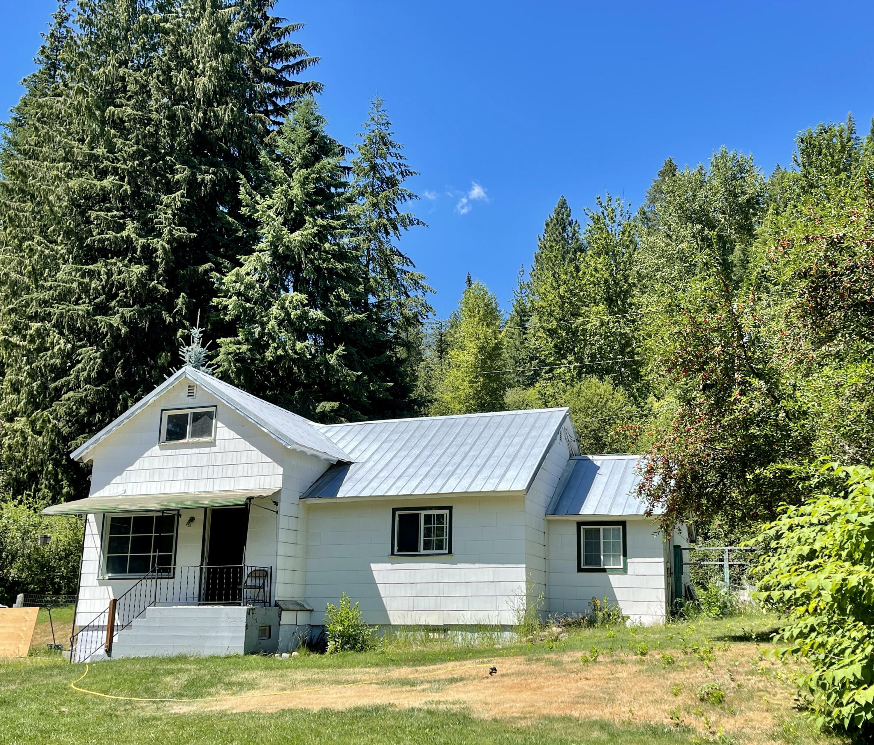 Property Photo:  103 Boundary Rd  WA 99152 