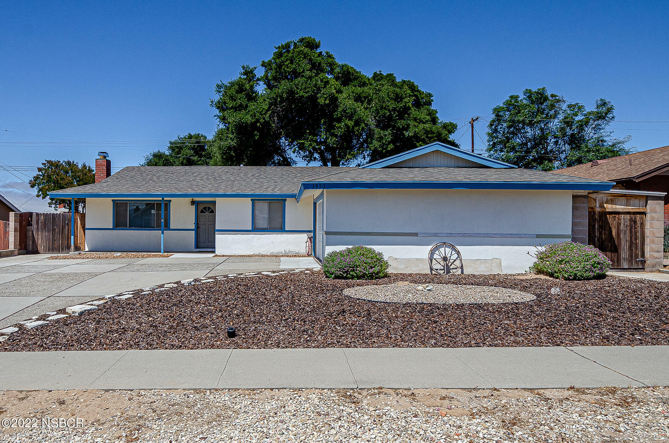 Property Photo: 3950 Agena Way CA 93436
