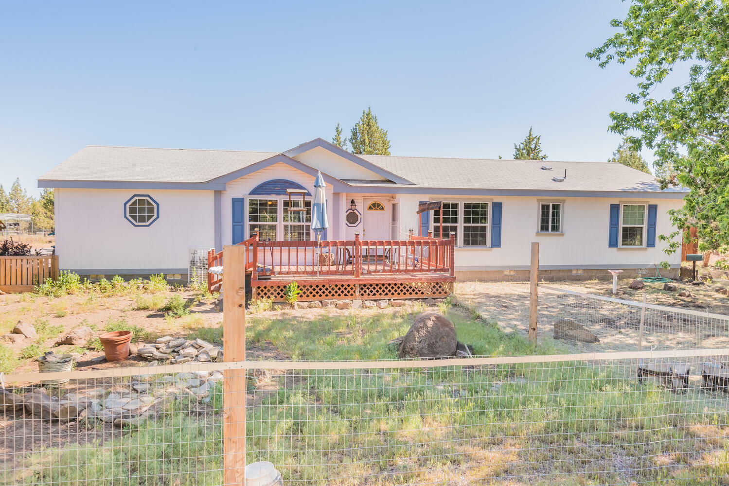 Property Photo: 6525 SW Jaguar Avenue OR 97756