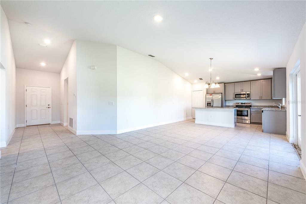 Property Photo: 530 Bristol Circle FL 34758