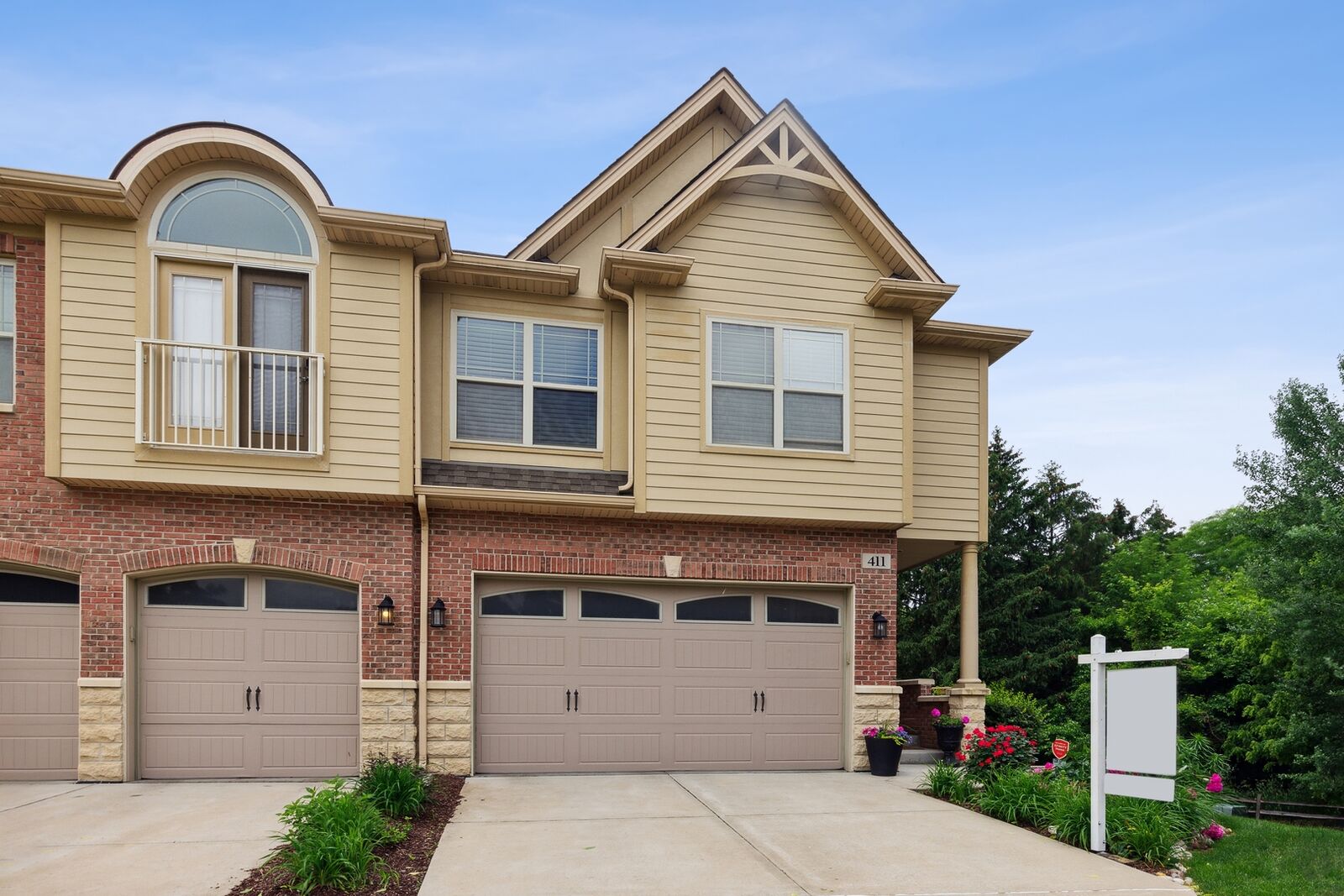 Property Photo: 411 Provence Court IL 60532