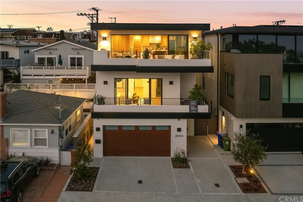Property Photo: 2604 Alma Avenue CA 90266