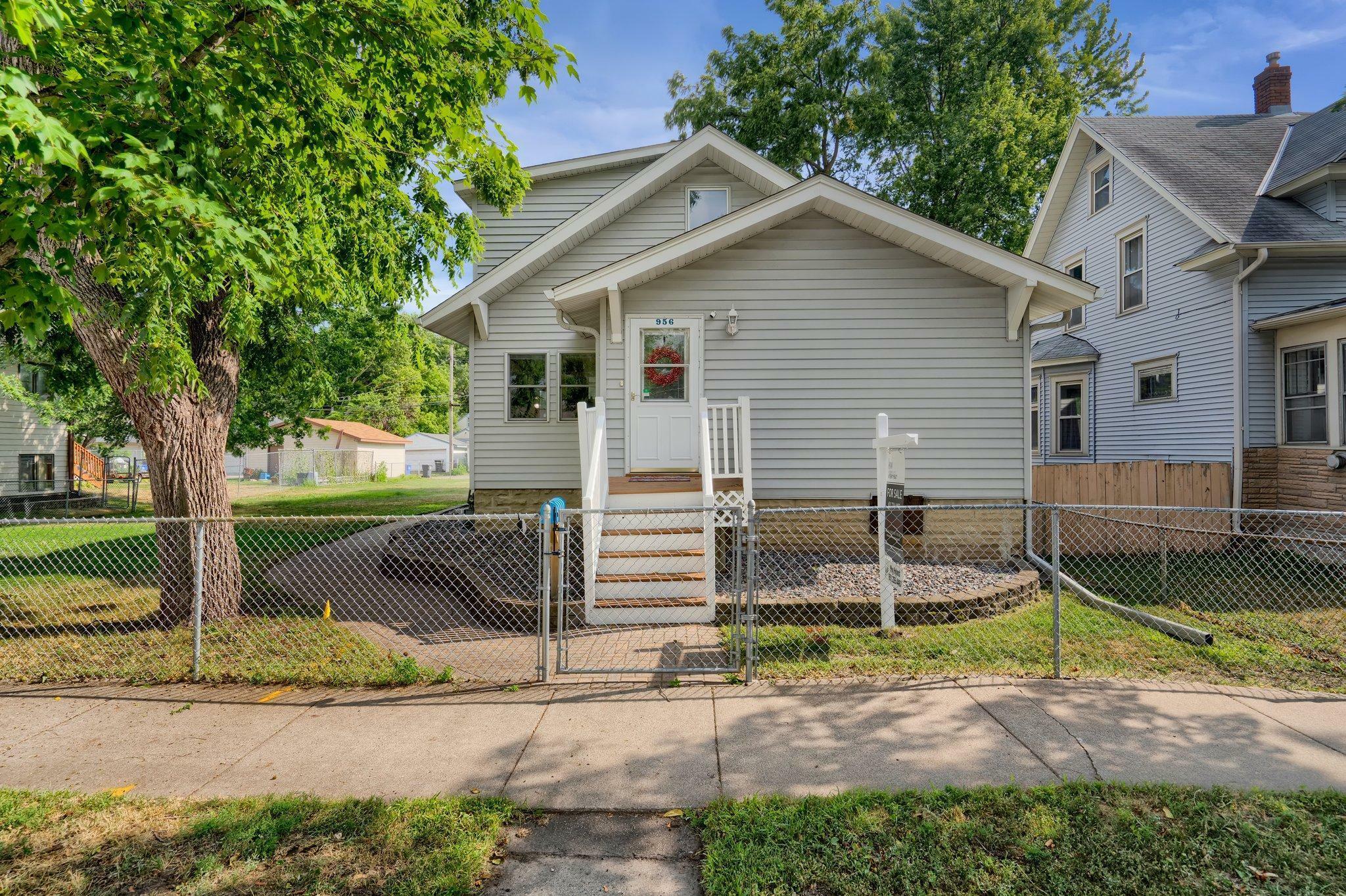 Property Photo: 956 Randolph Avenue MN 55102