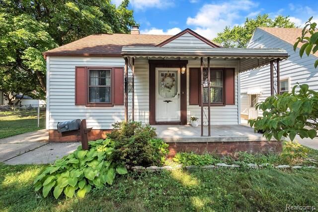 Property Photo:  3760 Dudley Street  MI 48124 