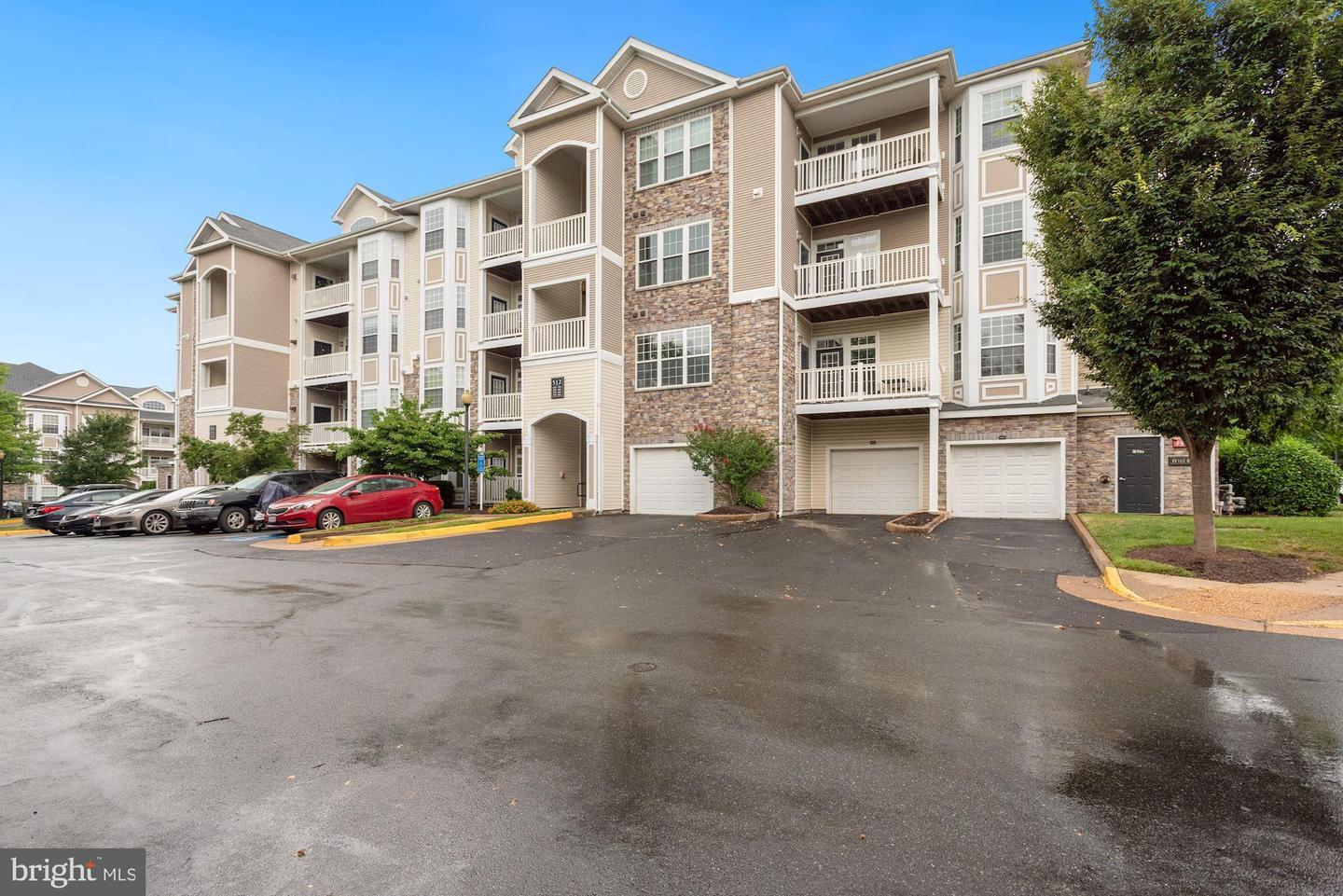 Property Photo: 512 Sunset View Terrace SE 206 VA 20175