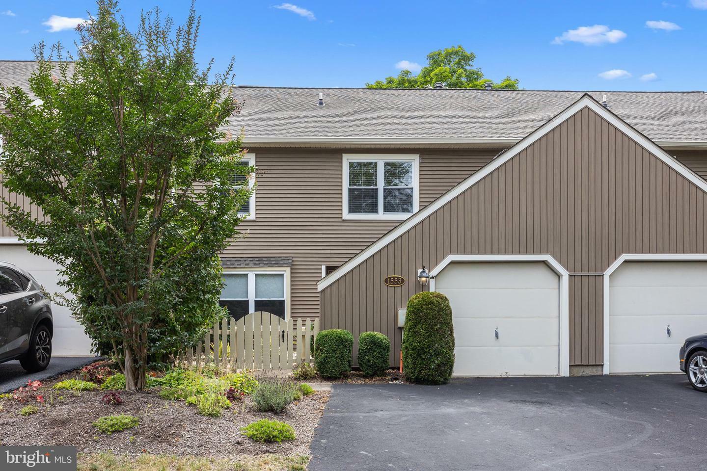 Property Photo:  1553 Willow Pond Drive  PA 19067 