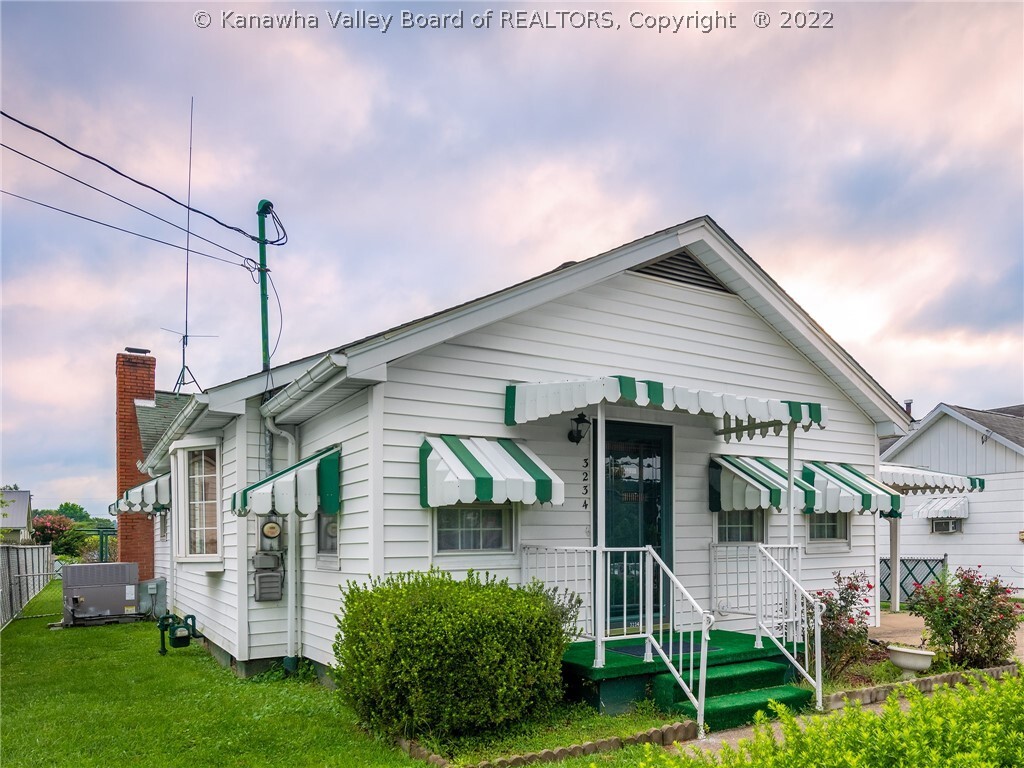 Property Photo: 3234 Teays Valley Road WV 25526
