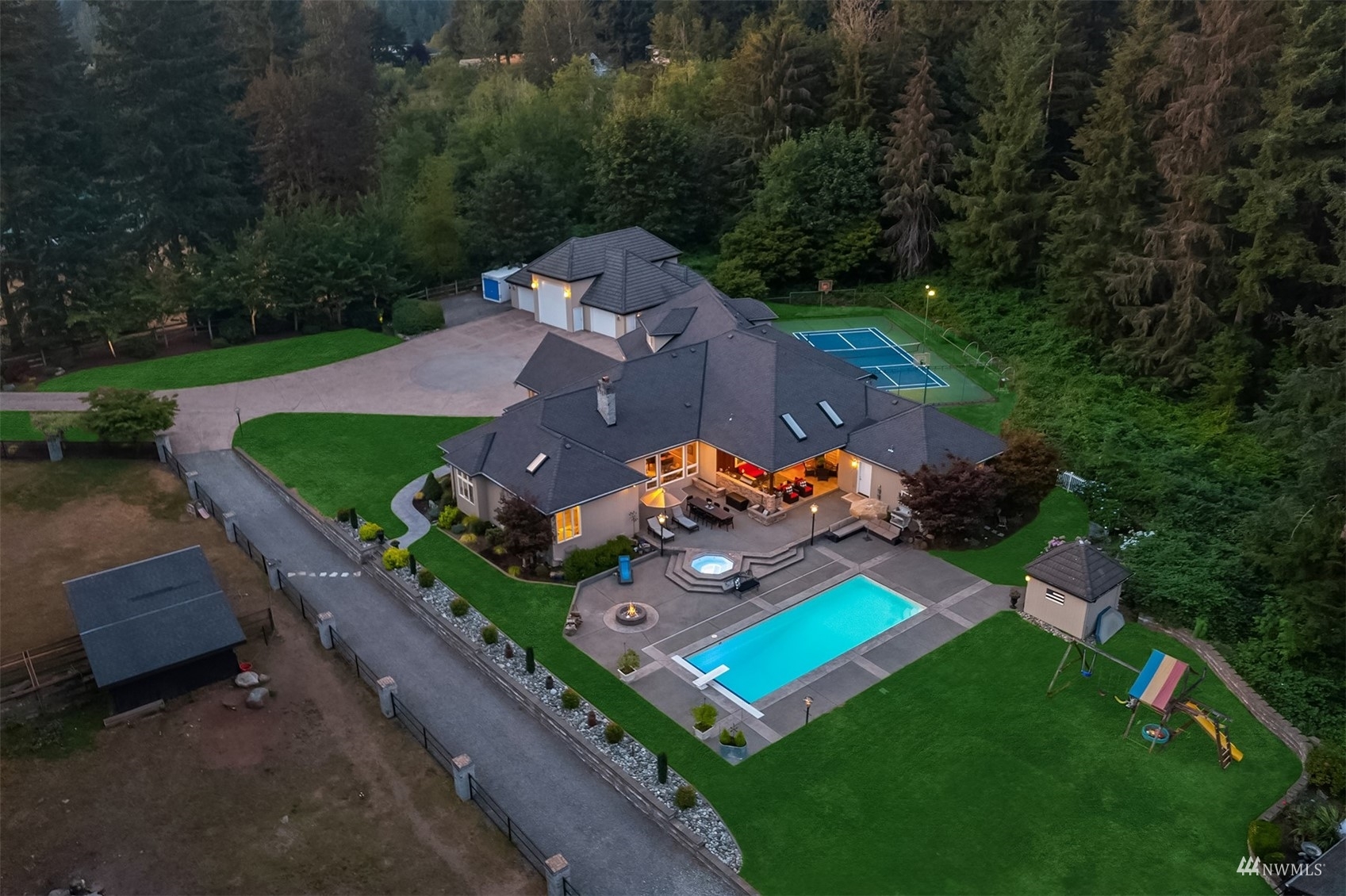 Property Photo:  25437 SE 212th Street  WA 98038 