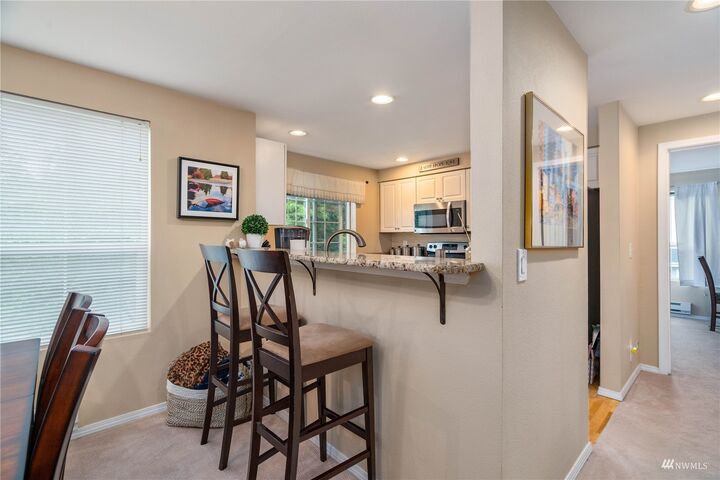 Property Photo: 4423 249th Terrace SE 11203 WA 98029