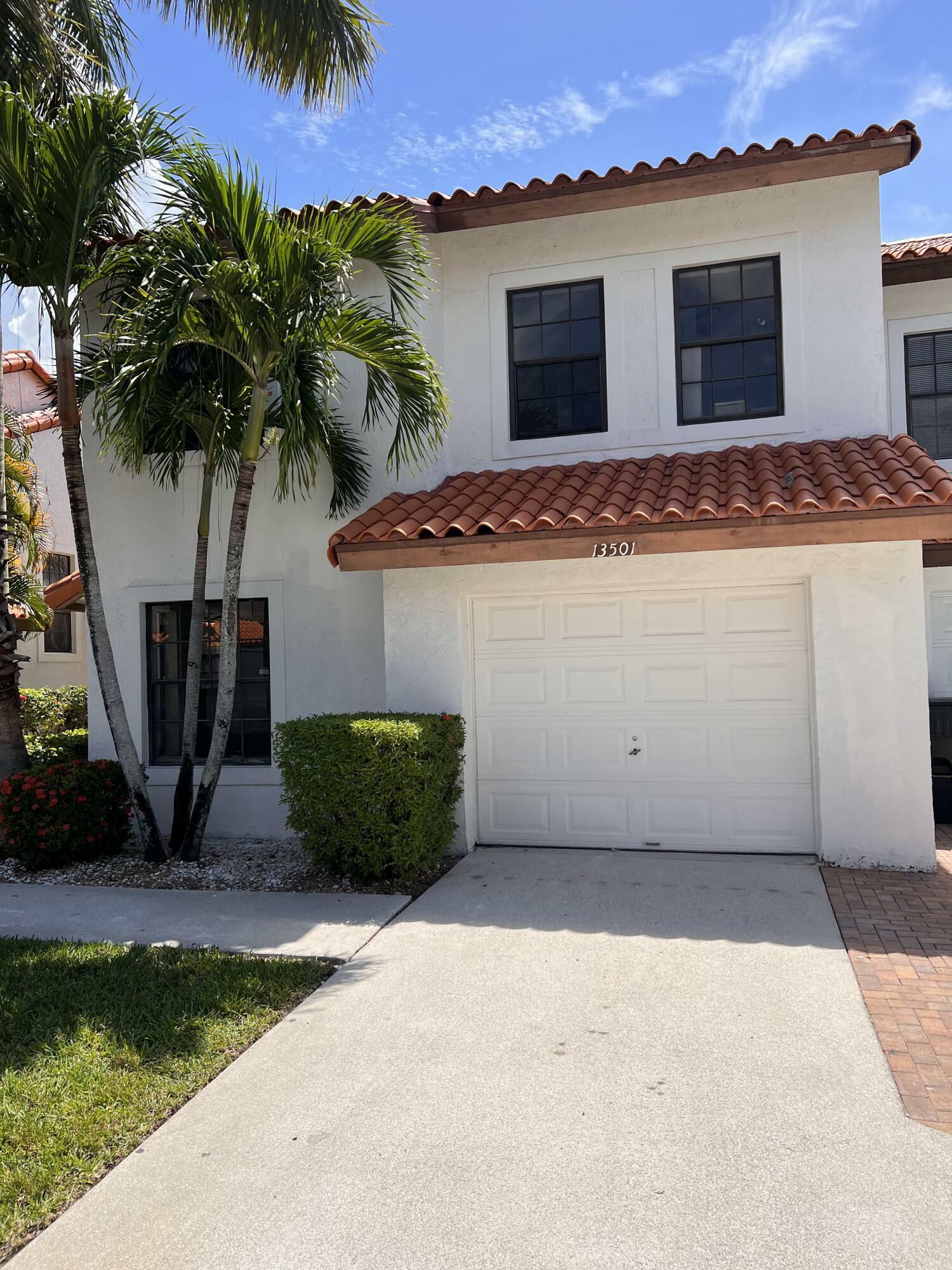 Property Photo:  13501 Fountain View Boulevard  FL 33414 