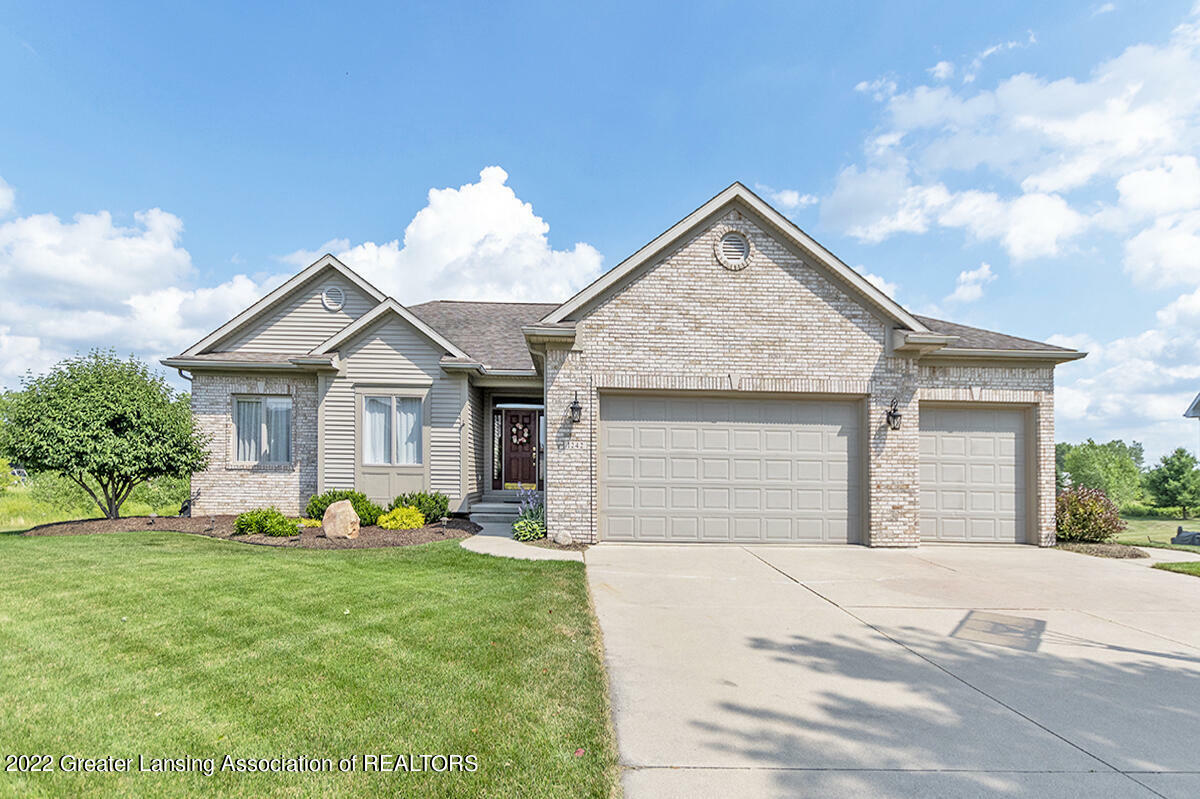 Property Photo:  1242 Berkshire Drive  MI 48895 