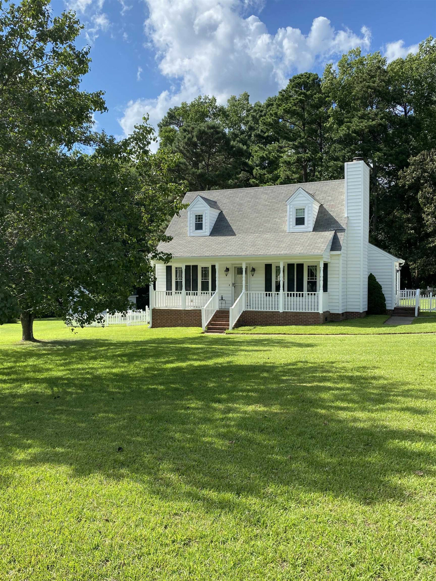 Property Photo: 731 Hillandale Lane NC 27529