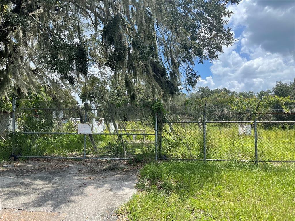 Property Photo:  200 Court Street  FL 34266 