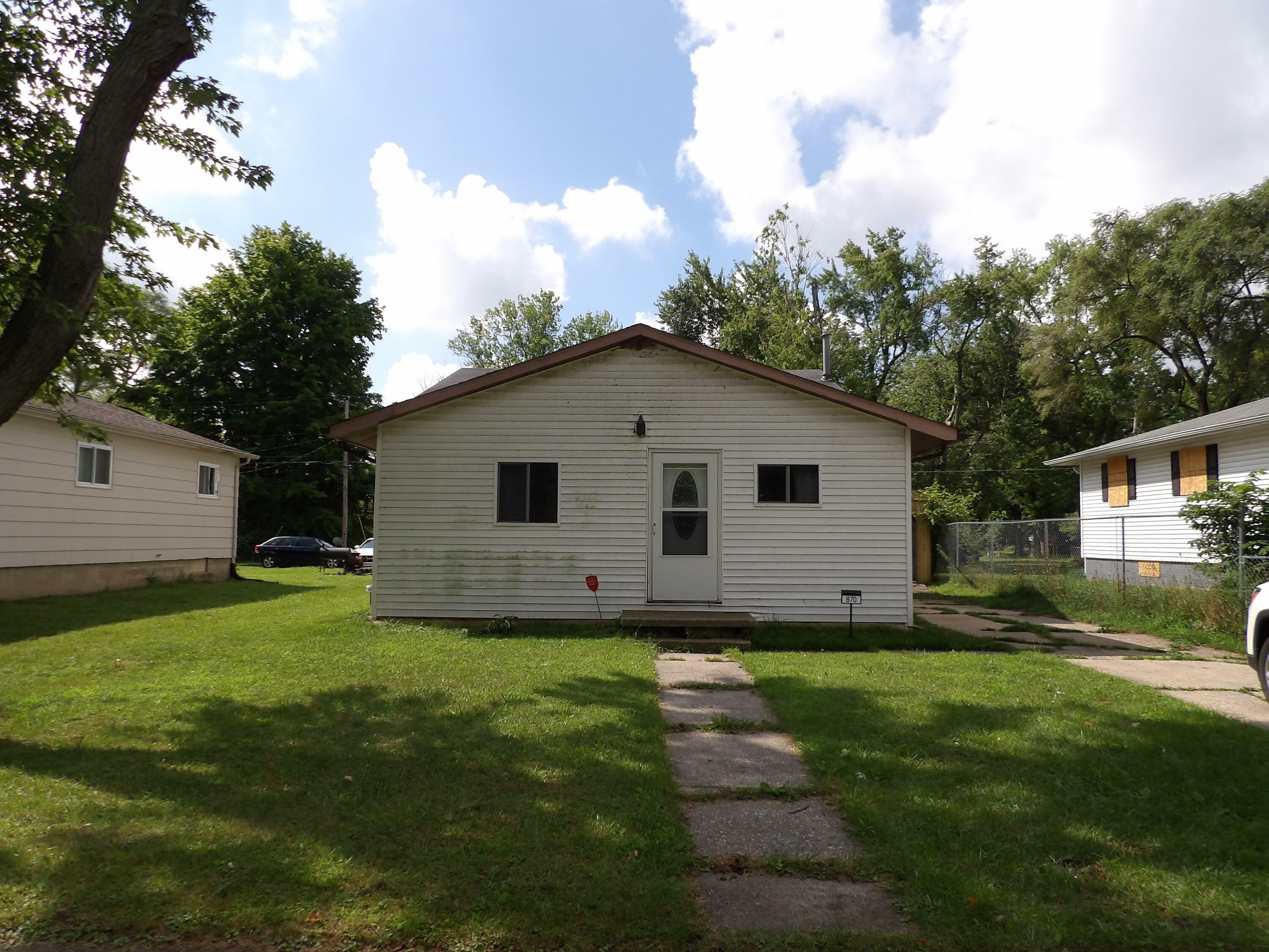 870 Waukonda Avenue  Benton Harbor MI 49022 photo