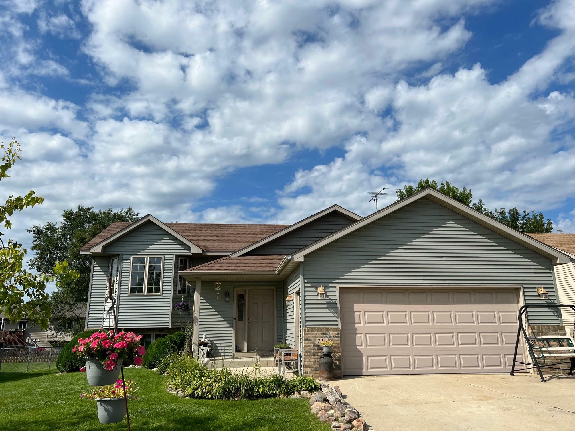 Property Photo:  716 Willowbrook Street NE  MN 55060 