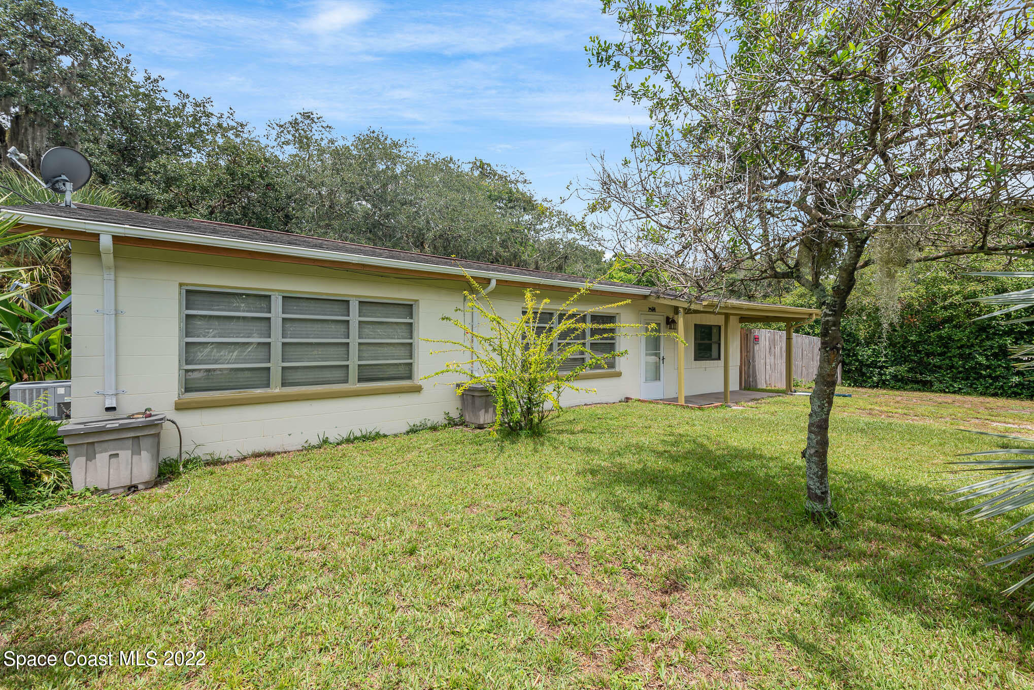 Property Photo:  2714 Pine Avenue  FL 32754 