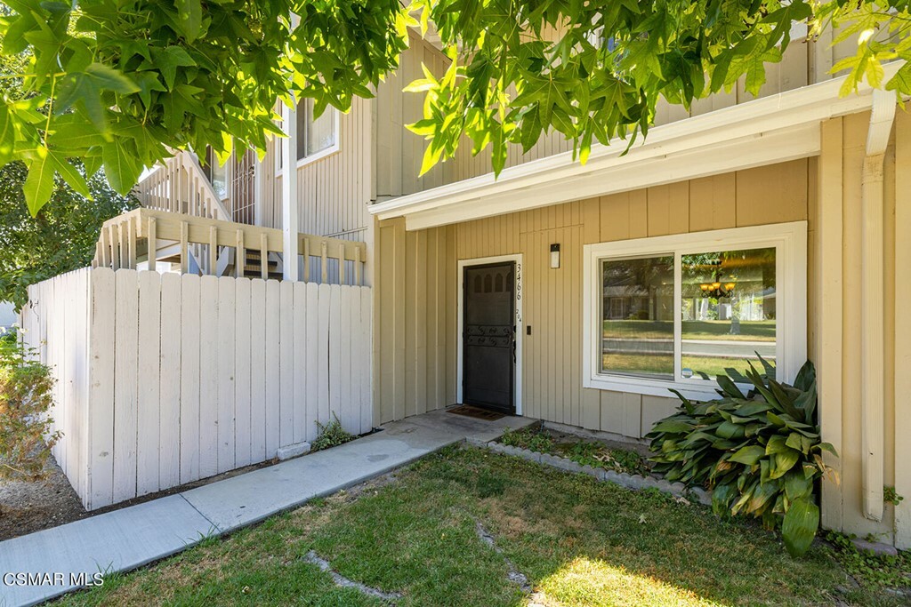 Property Photo:  3466 Highwood Court 204  CA 93063 