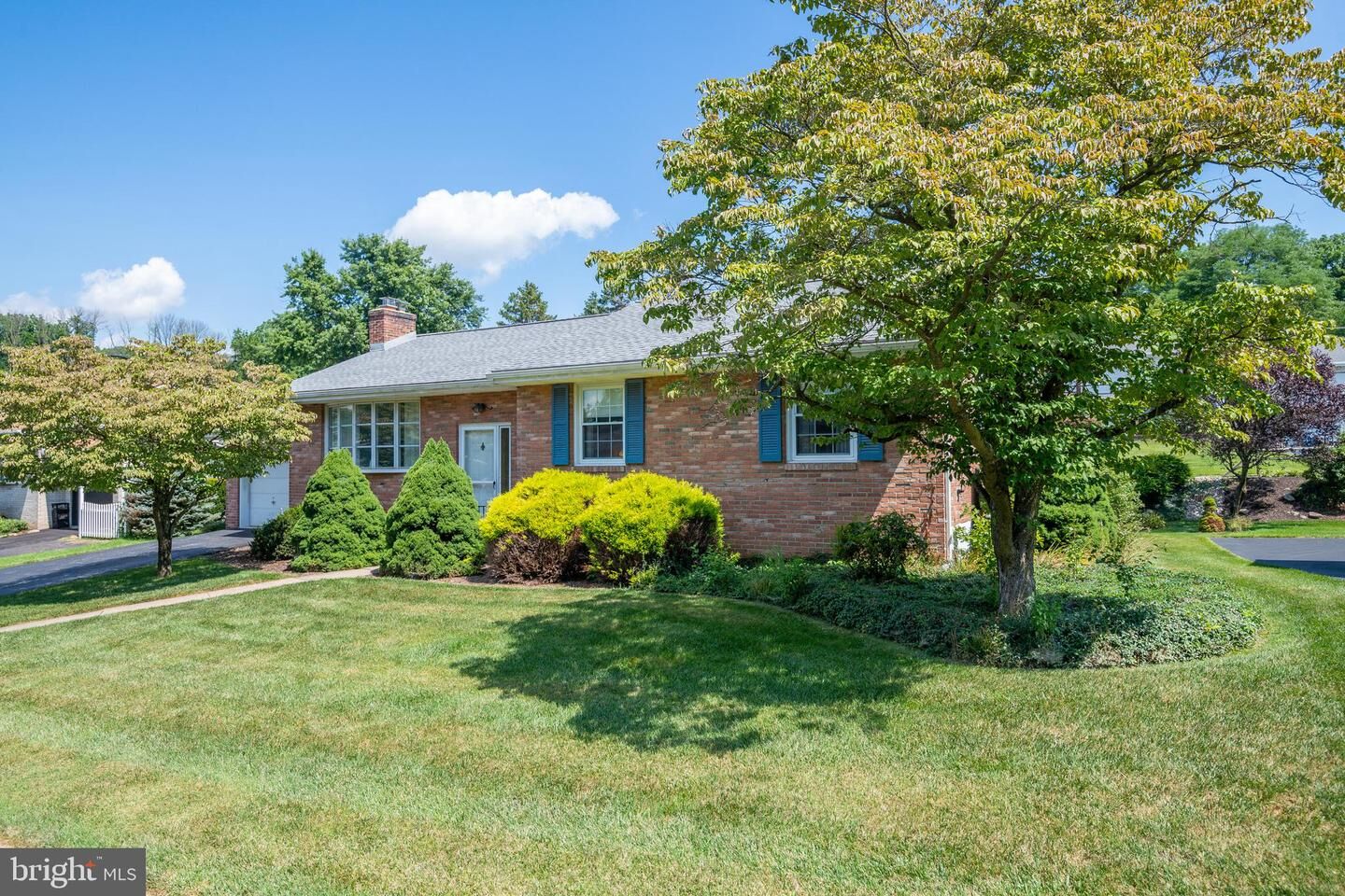 Property Photo: 17 Hearthstone Drive PA 19606