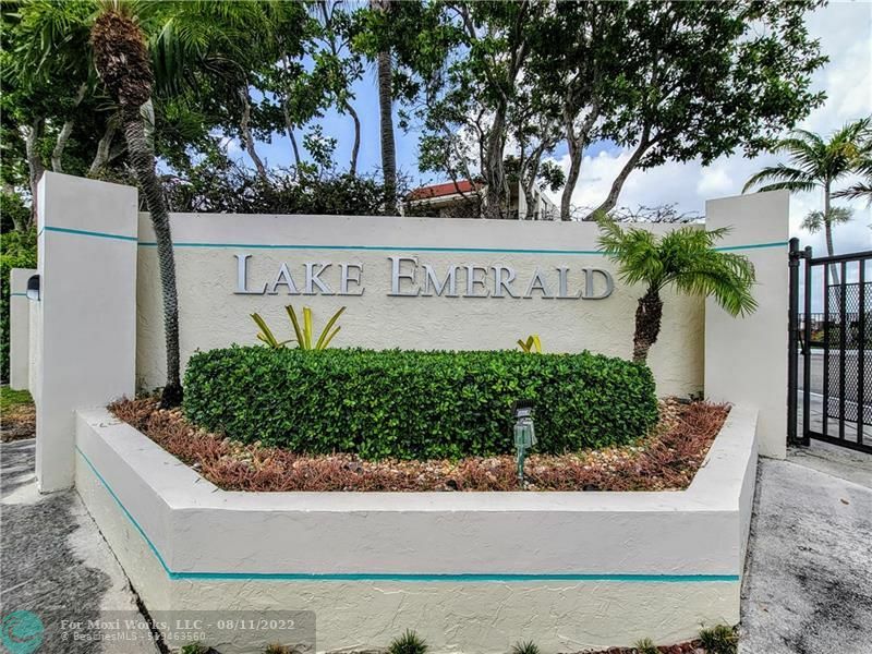 Property Photo:  115 Lake Emerald Dr 209  FL 33309 