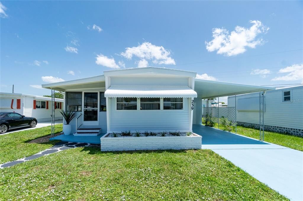 Property Photo:  239 Outer Drive W  FL 34285 
