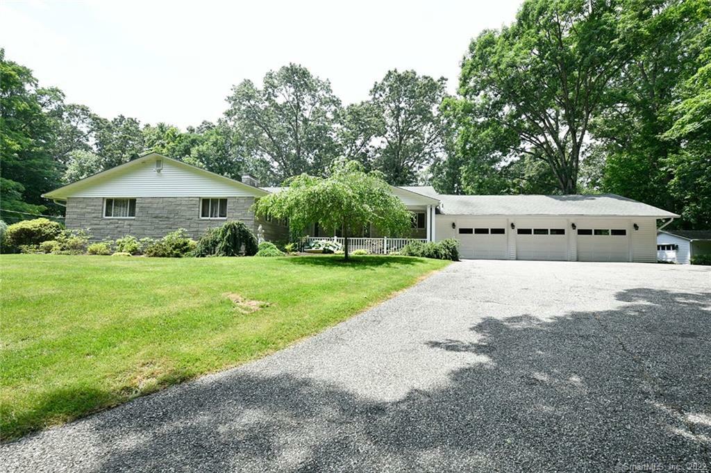 Property Photo:  104 Knoll Drive  CT 06518 