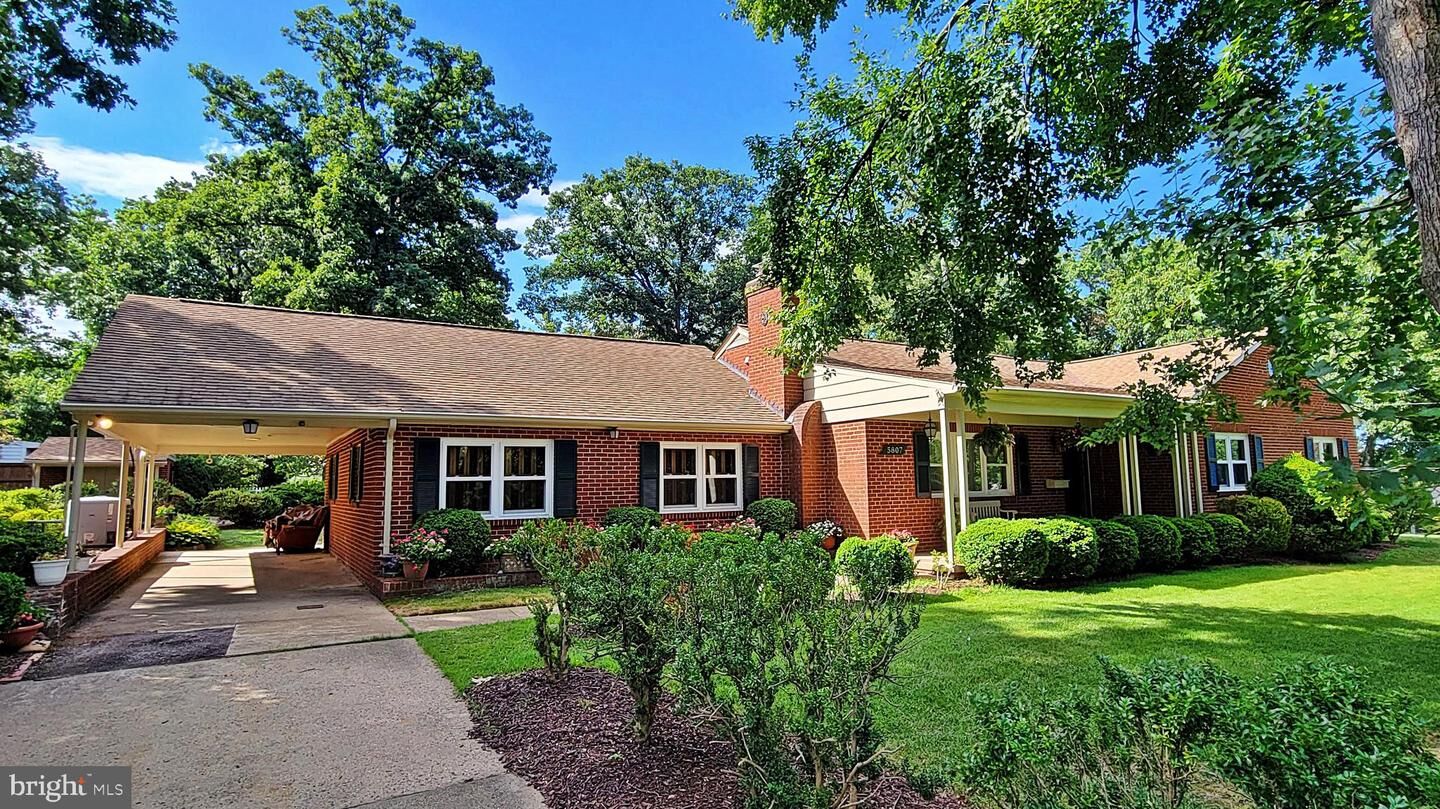 Property Photo:  5807 Doris Drive  VA 22311 