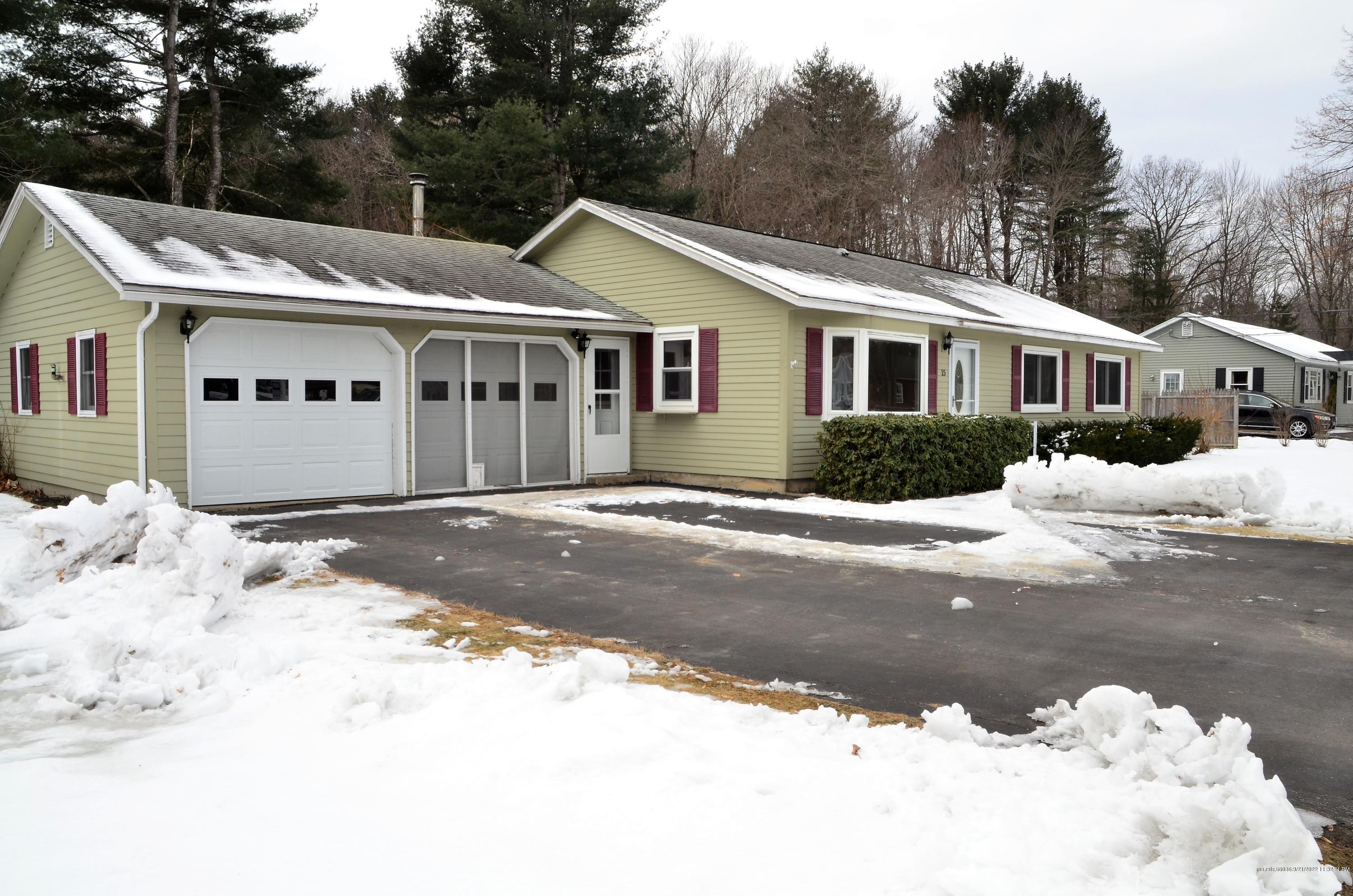 Property Photo: 15 Brentwood Circle ME 04072