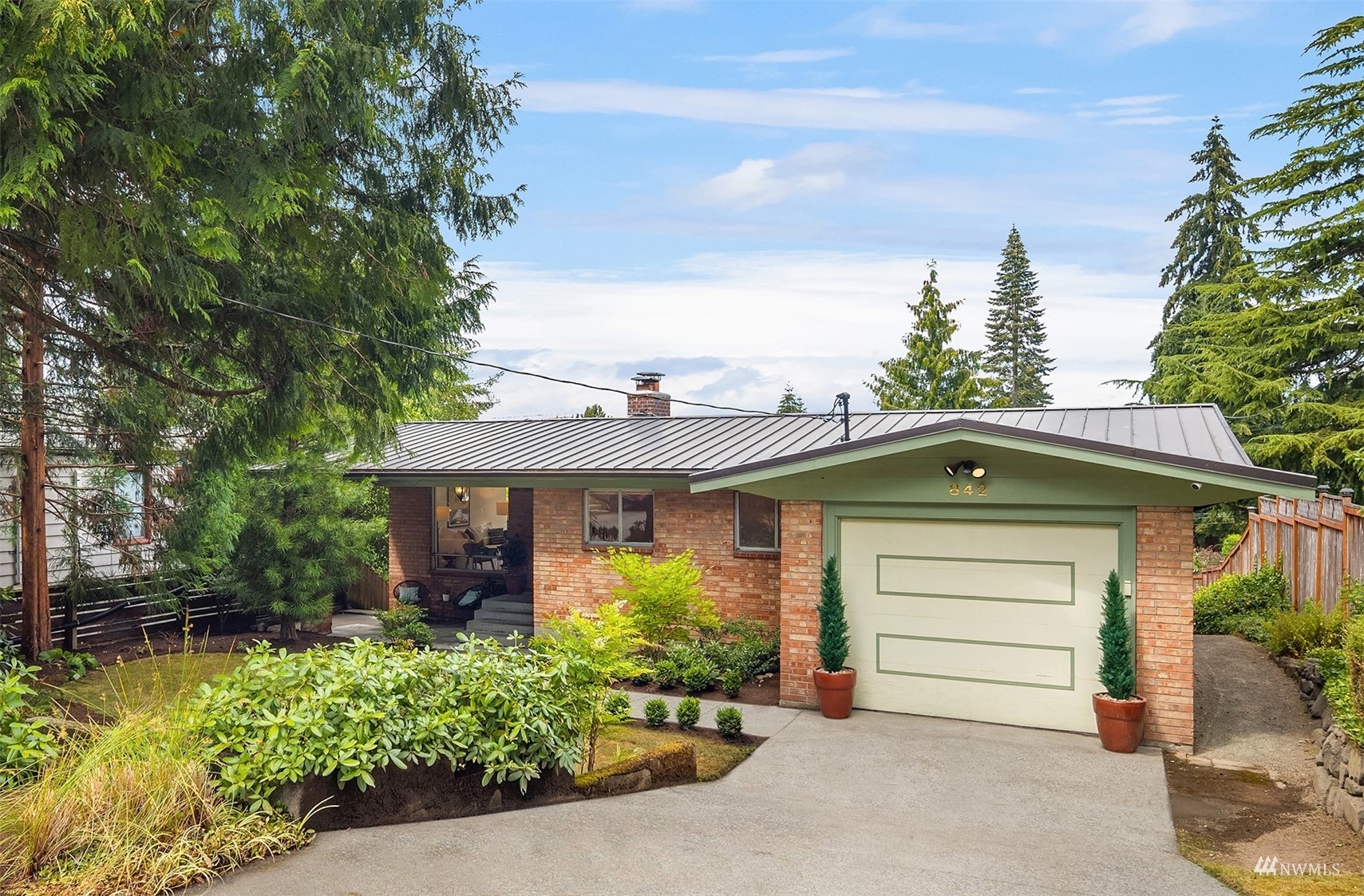 Property Photo:  842 NE 103rd Street  WA 98125 