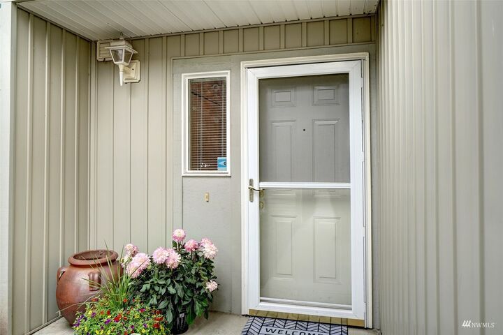 Property Photo:  6707 S 239th Street D104  WA 98032 