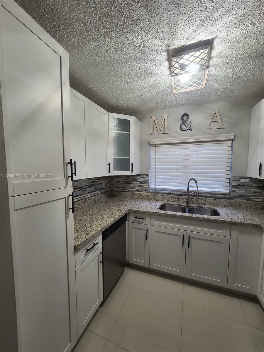 Property Photo:  10015 SW 218th St  FL 33190 