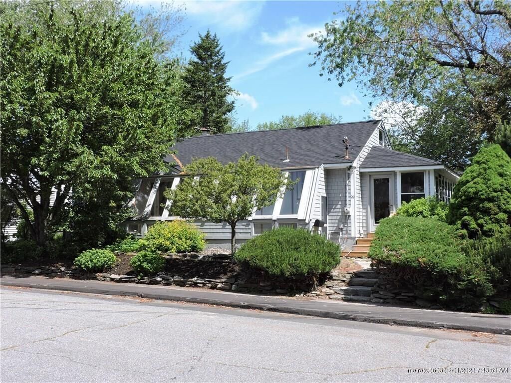 Property Photo:  29 Fifth Avenue  ME 04330 