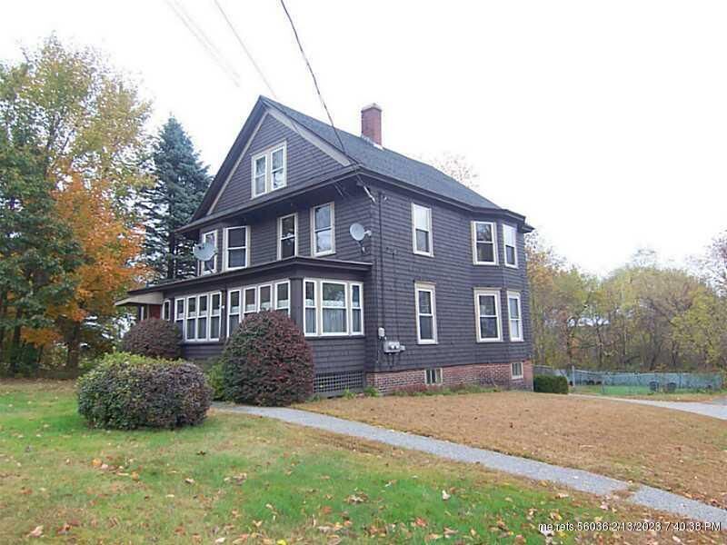 Property Photo:  909 Main Street  ME 04240 