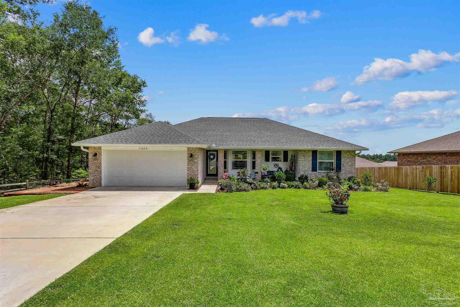 Property Photo:  5664 Lafayette Ct  FL 32570 