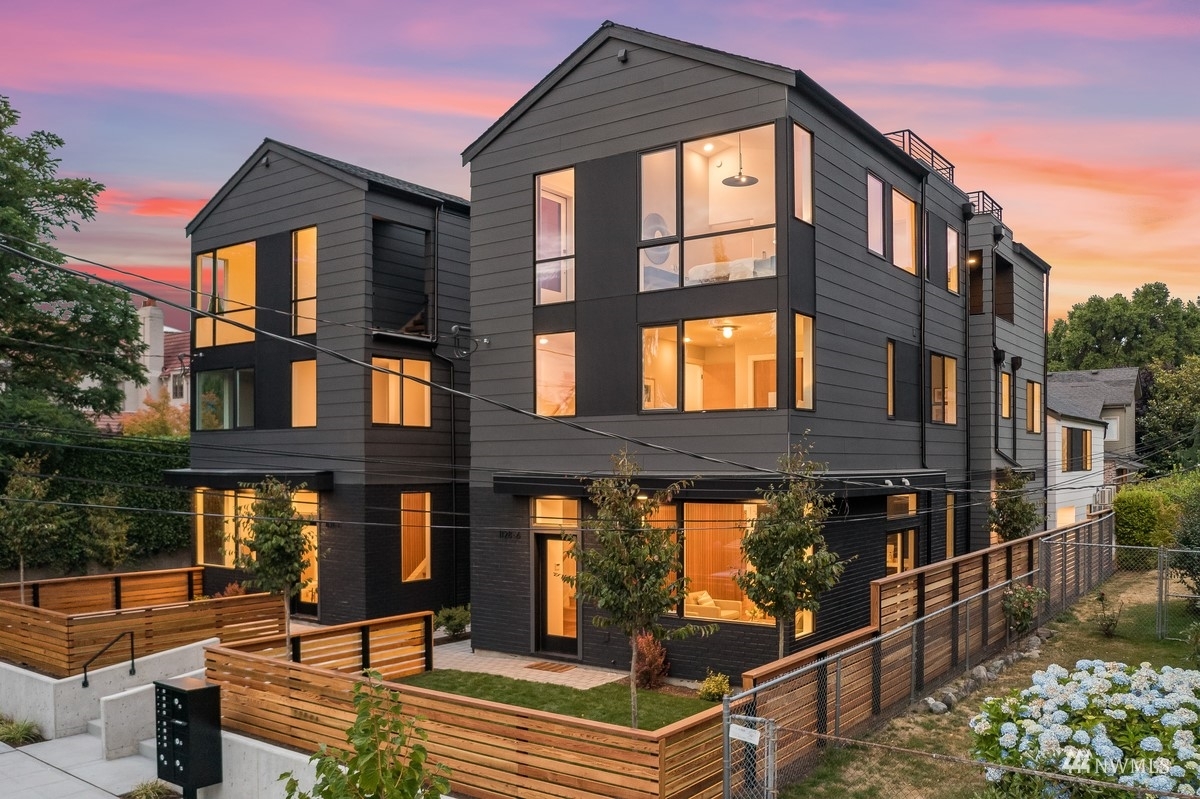 Property Photo: 1128 32nd Avenue E WA 98112
