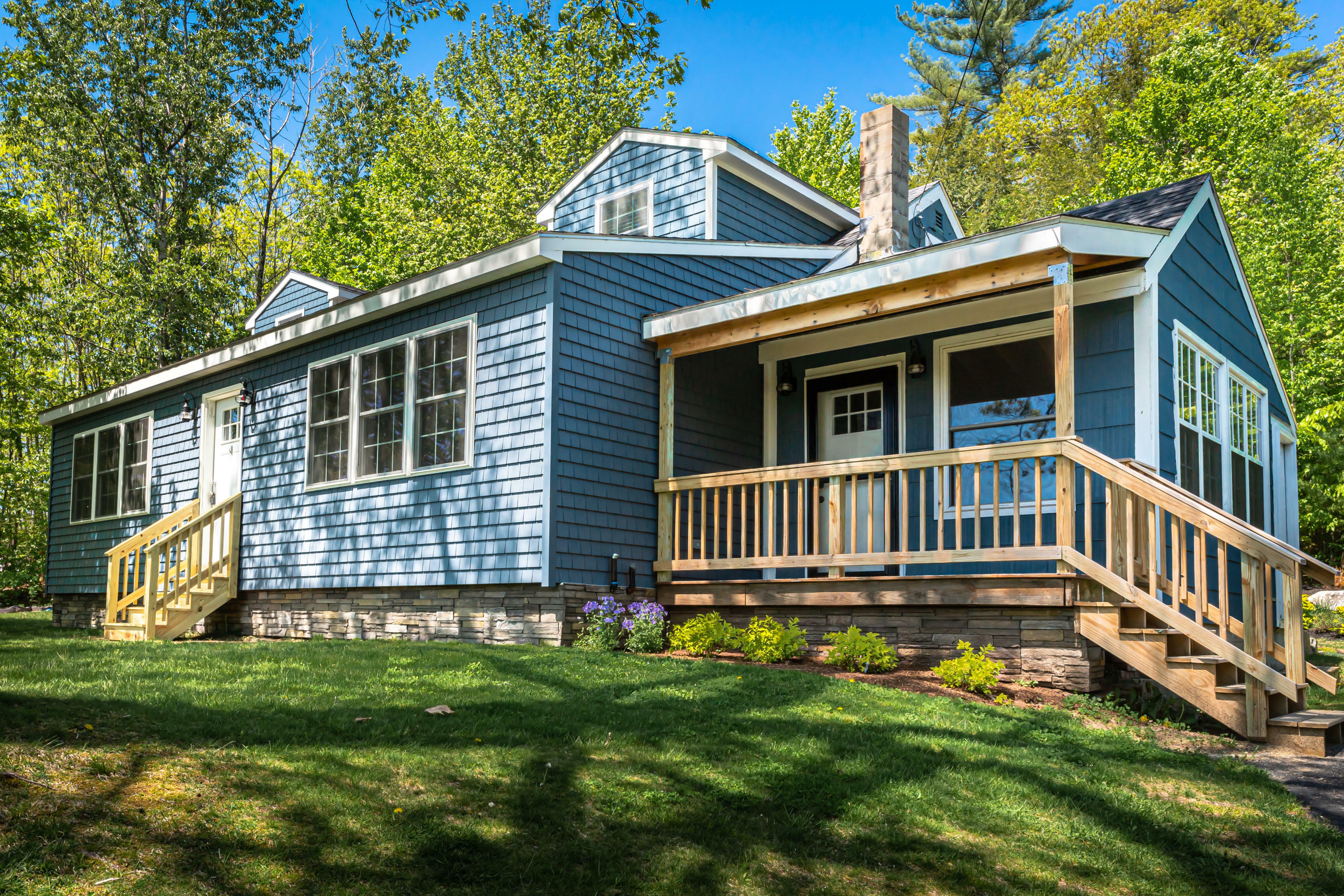 Property Photo: 140 Memorial Highway ME 04097