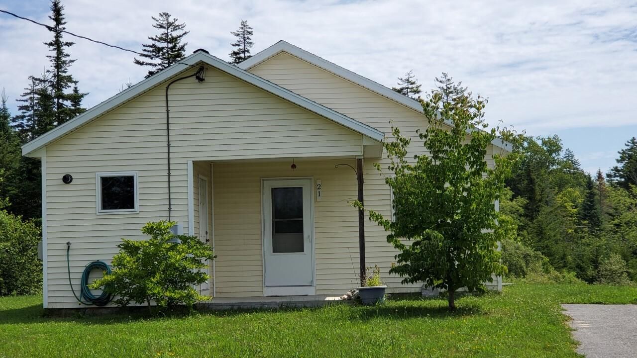 Property Photo: 21 Benaquist Way ME 04079